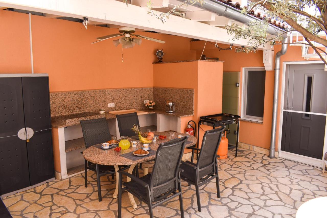Kuca Za Odmor Antic - Holiday House Antic โนวีวีโนดอลสกี ภายนอก รูปภาพ