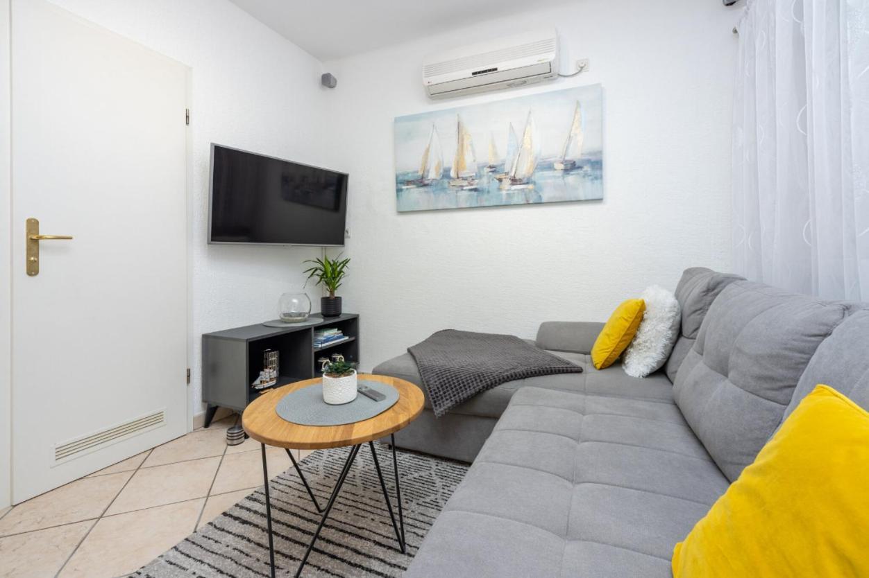 Kuca Za Odmor Antic - Holiday House Antic โนวีวีโนดอลสกี ภายนอก รูปภาพ